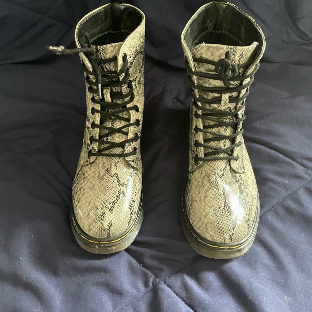 Charles Albert Snake Print Boots - Black and White